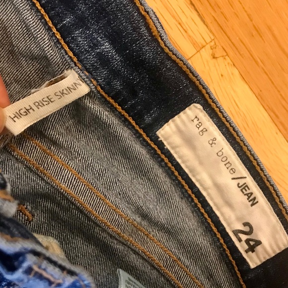 R&B High Rise Skinny with Large Rip - Picture 4 of 5